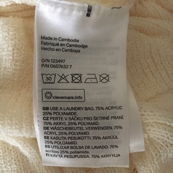 H&M Cream Sweater Ruffle collar - Picture 4 of 4